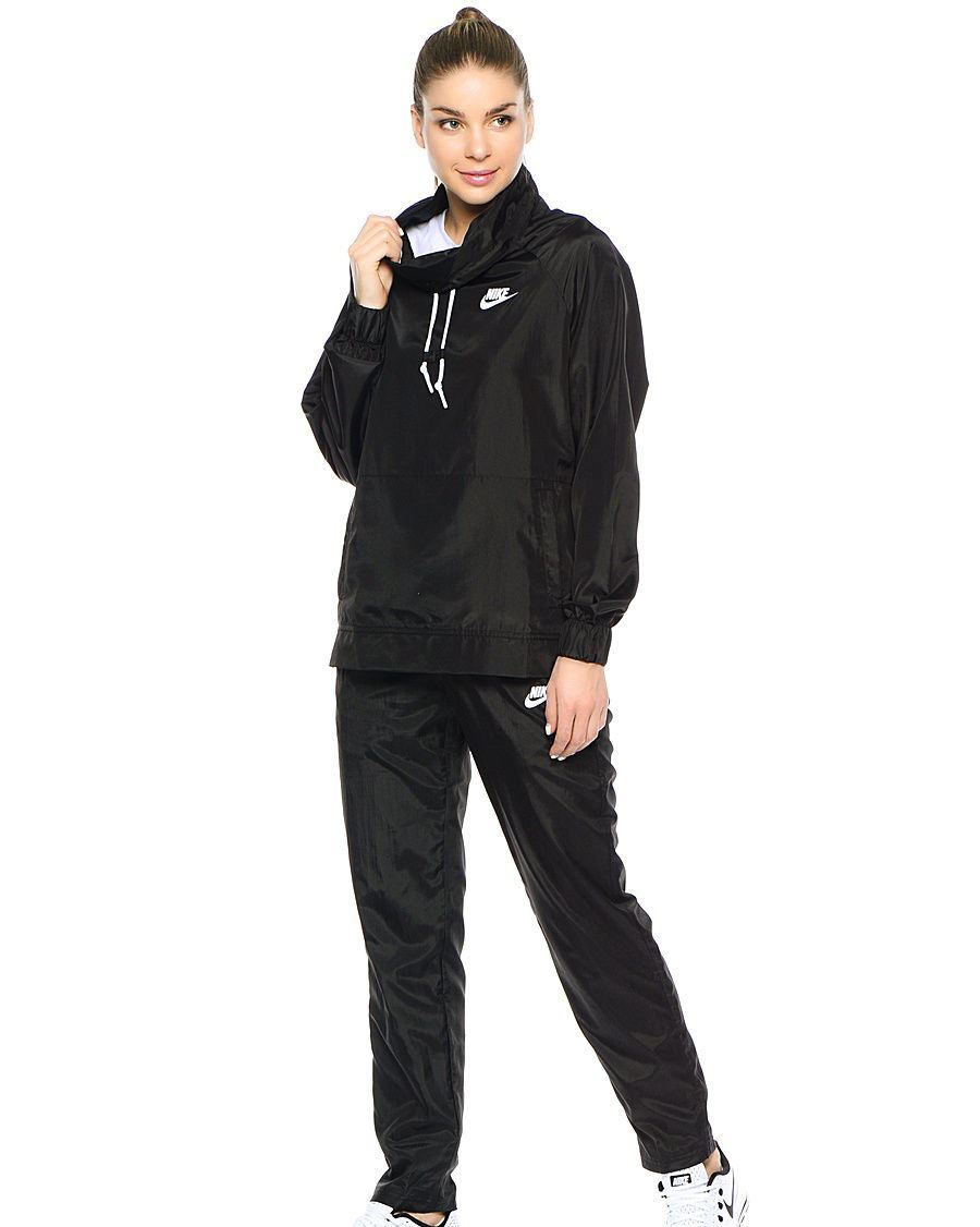 спортивный костюм женский 2019 мода. Nike %D0%BA%D0%BE%D1%81%D1%82%D1%8E%D0%BC w nsw trk suit wvn oh. спортивный костюм женский 2019 мода фото. спортивный костюм женский 2019 мода-Nike %D0%BA%D0%BE%D1%81%D1%82%D1%8E%D0%BC w nsw trk suit wvn oh. картинка спортивный костюм женский 2019 мода. картинка Nike %D0%BA%D0%BE%D1%81%D1%82%D1%8E%D0%BC w nsw trk suit wvn oh. Еще десять лет назад можно бы было сказать, что спортивный костюм – это одежда только для спортзала и занятий физкультурой. Но на заре — 2020 год, и такая формулировка крайне неактуальна. Сегодня спортивная одежда является полноправным элементом стильного женского гардероба. А какой модный спортивный костюм выбрать женскому полу в 2019-2020 году — подскажет мода, а мы расскажем про яркие новинки и покажем незабываемые образы и фото.